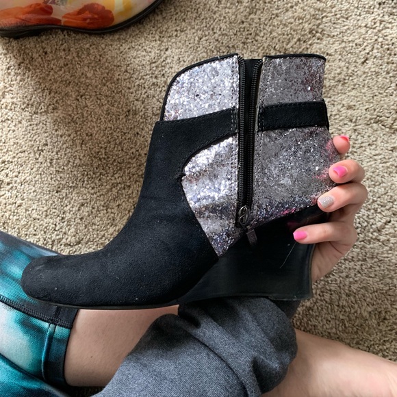 Guess Boots - Picture 4 of 4